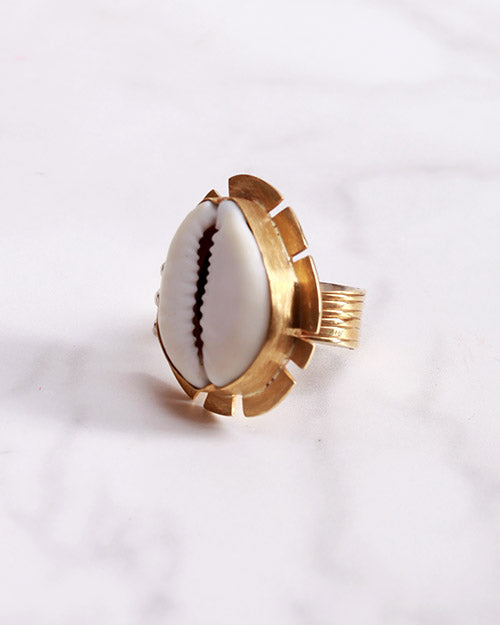 Cowrie Abstract Ring (Ring)