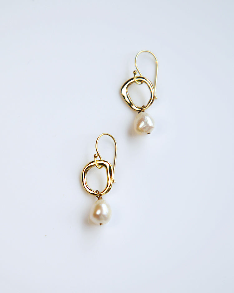 Abella Pearl Earrings Gold (Ohrringe)