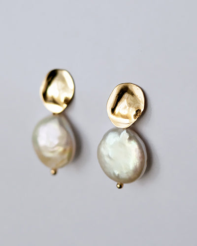 Ocean Pearl Studs Golden (Ohrringe)